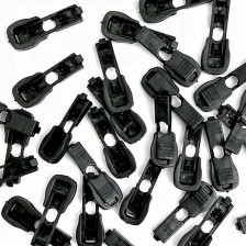 наконечник пластиковий-крокодил черний 