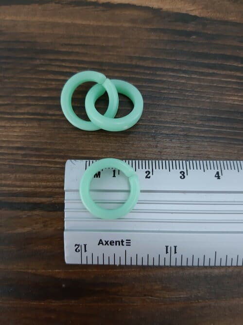 фрагмент пластиковый кольцо 15х15 мм 