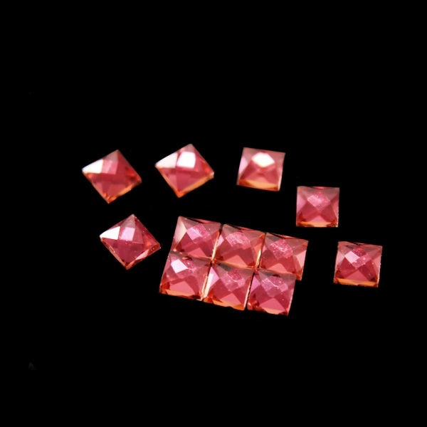 Стрази клейові квадратні, рожеві, 4х4 мм
