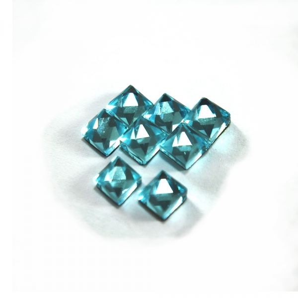Стразы клеевые квадратные, голубые 6х6 мм 